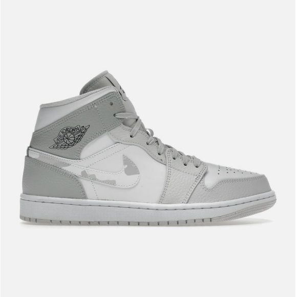 selling unique Light grey/white camo Jordans size 8 !!